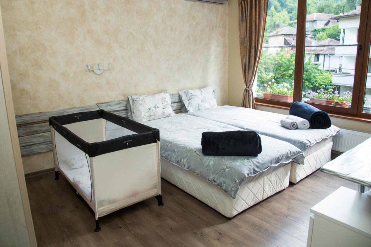 Guest House Mikaela Gabrovo Ngoại thất bức ảnh